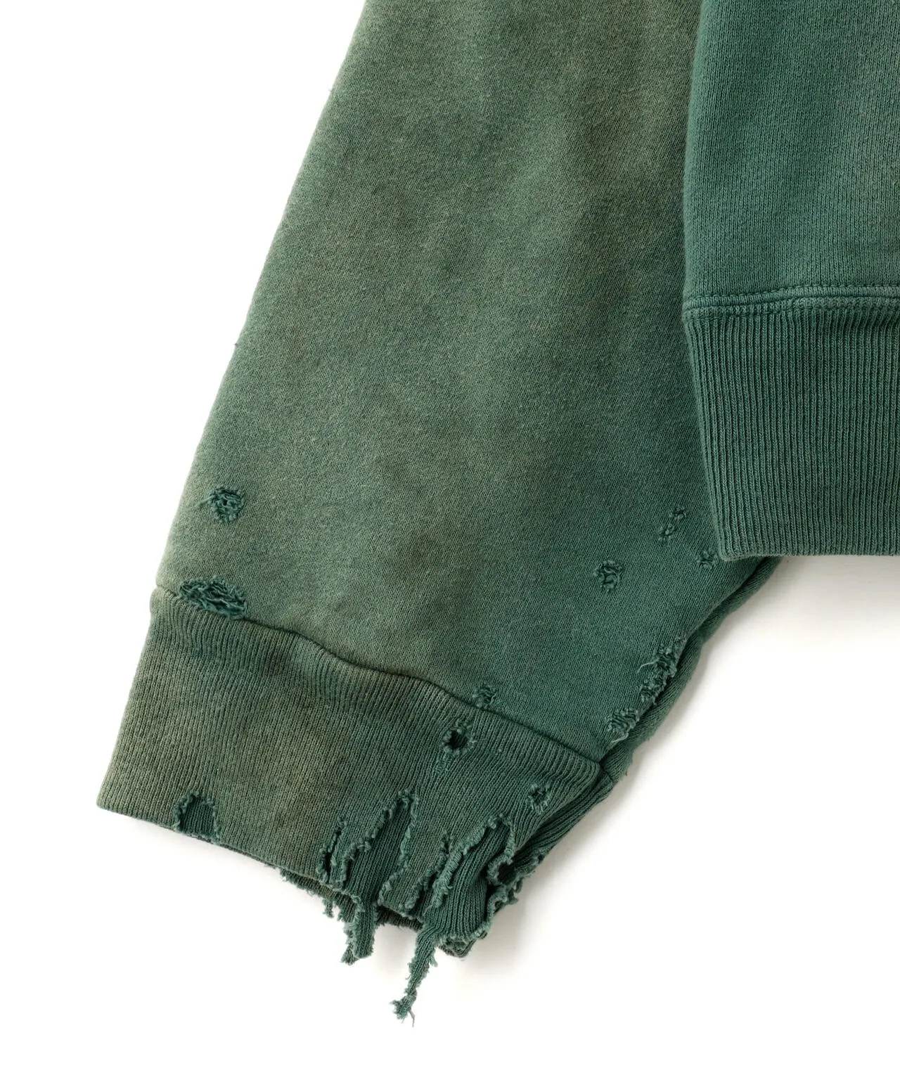 SAINT Mxxxxxx DBL FACE ZIP UP HOODIE/GREEN Double-layer destroyed waffle zipper jacket, washed green S-XL, a style that has been used in the summer. After continuous fine polishing, it has finally been shipped. The finished product is simply a work of art. Super heavy washing and distressing. Multiple water fades. Excessive hand-made wormhole destruction processing. Deconstruction and reorganization embroidery technology. Custom-made zippers with LOGO. The color details of the zipper webbing are also correct. Original grade fruit main label and wash water label. Top purchasing grade. A layer of waffle fabric is added to the inner lining to make the overall texture stronger and increase the comfort and warmth of the wearer.